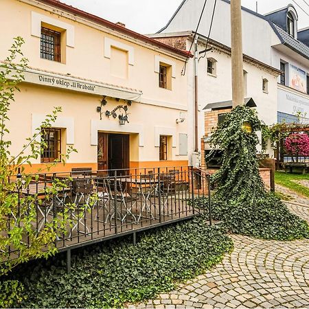 Sklep U Hrabalu Hustopeče Exterior foto