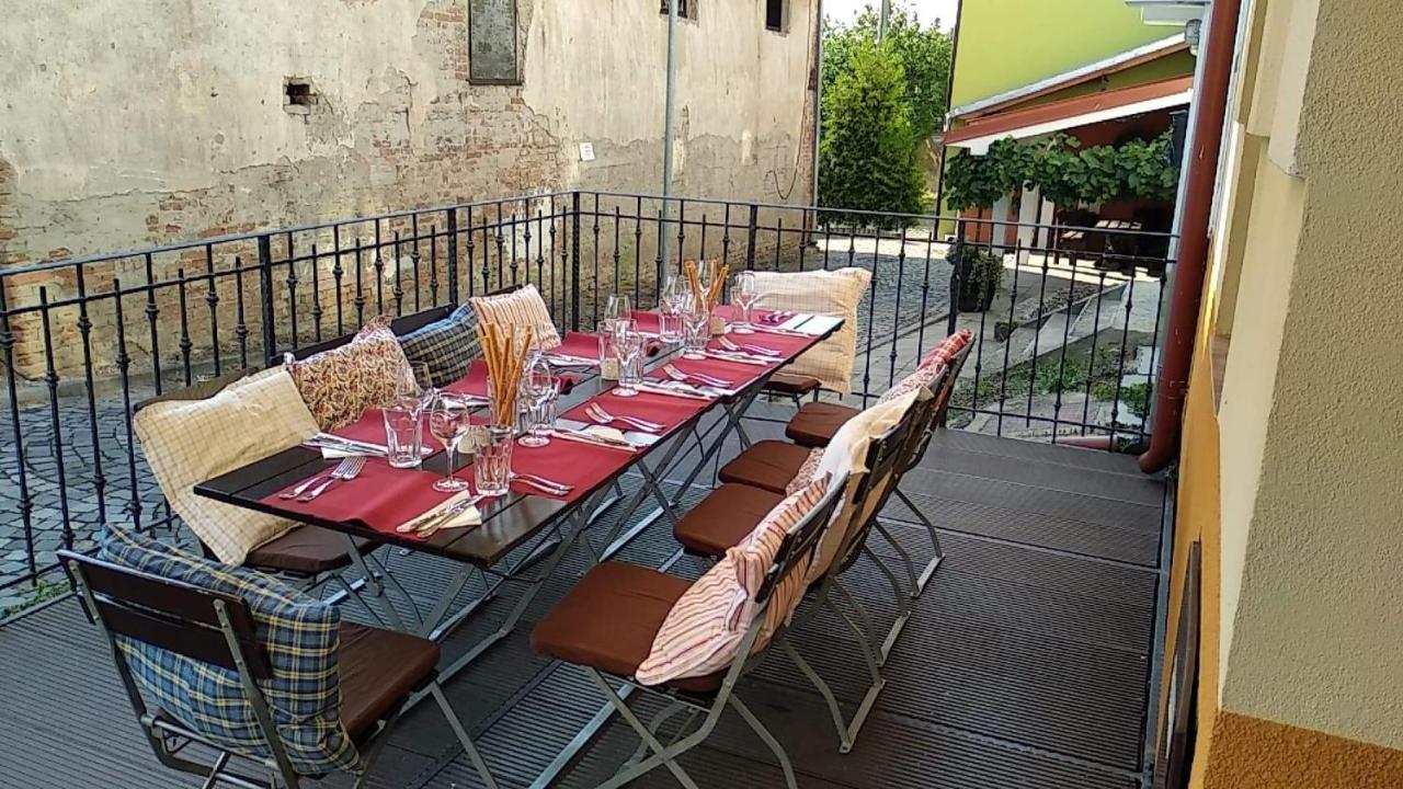 Sklep U Hrabalu Hustopeče Exterior foto