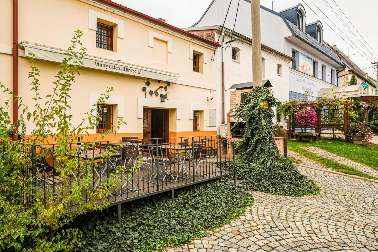 Sklep U Hrabalu Hustopeče Exterior foto