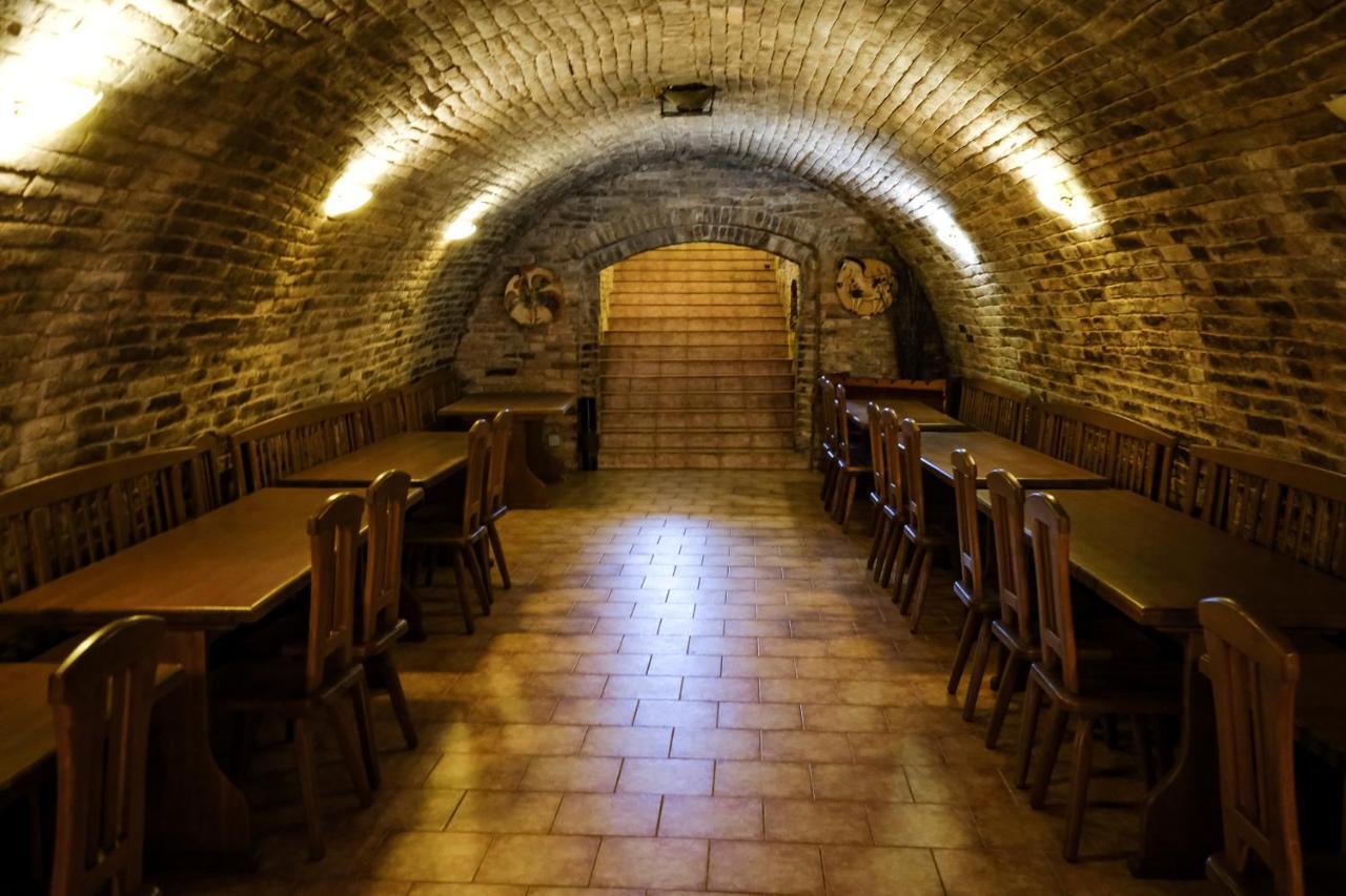 Sklep U Hrabalu Hustopeče Exterior foto